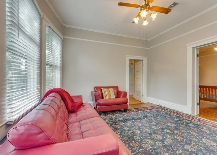 < 2 Mi To Dtwn Pensacola: Peaceful W/ Patio * Pensacola