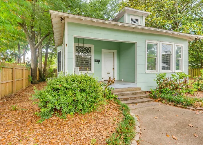 < 2 Mi To Dtwn Pensacola: Peaceful W/ Patio Holiday home Pensacola